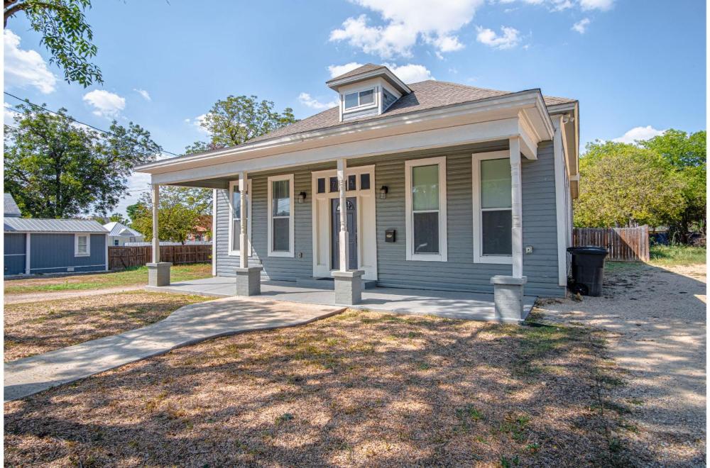Gorgeous Family-Friendly Home Near Downtown